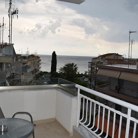 Sea View Luxury Apartment In Nea Kallikratia. Nea Kallikrateia Bagian luar foto