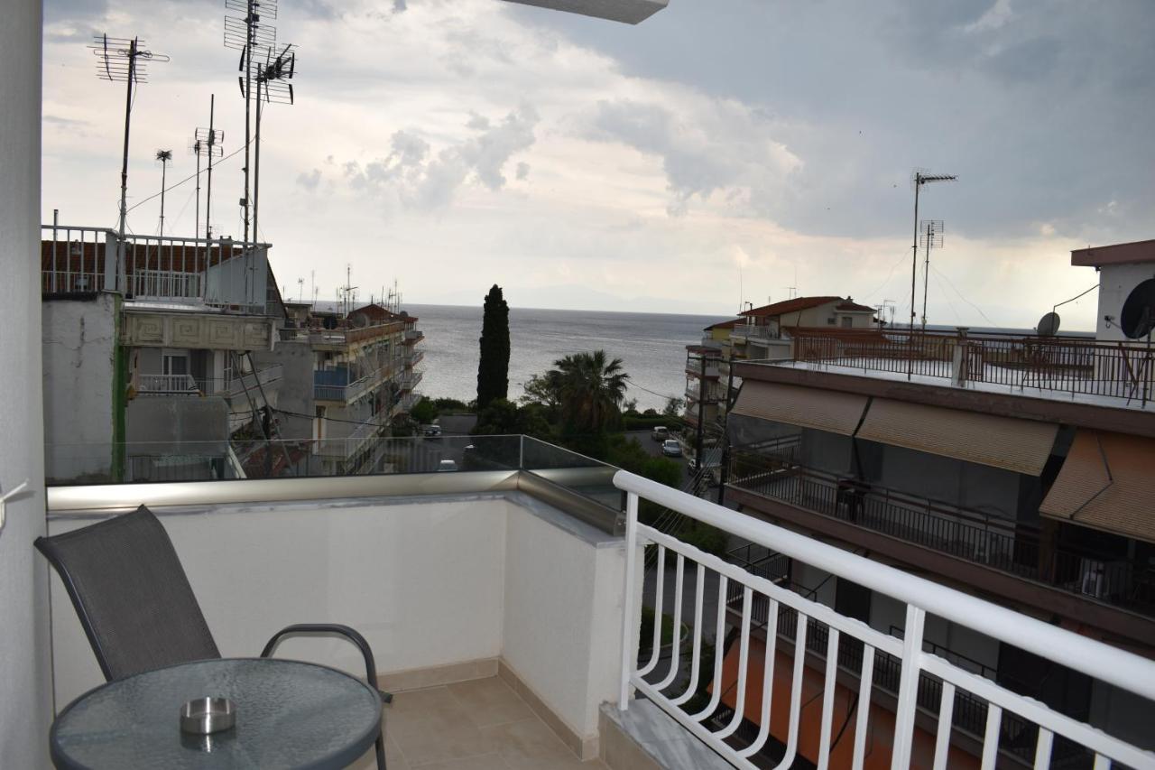 Sea View Luxury Apartment In Nea Kallikratia. Nea Kallikrateia Bagian luar foto