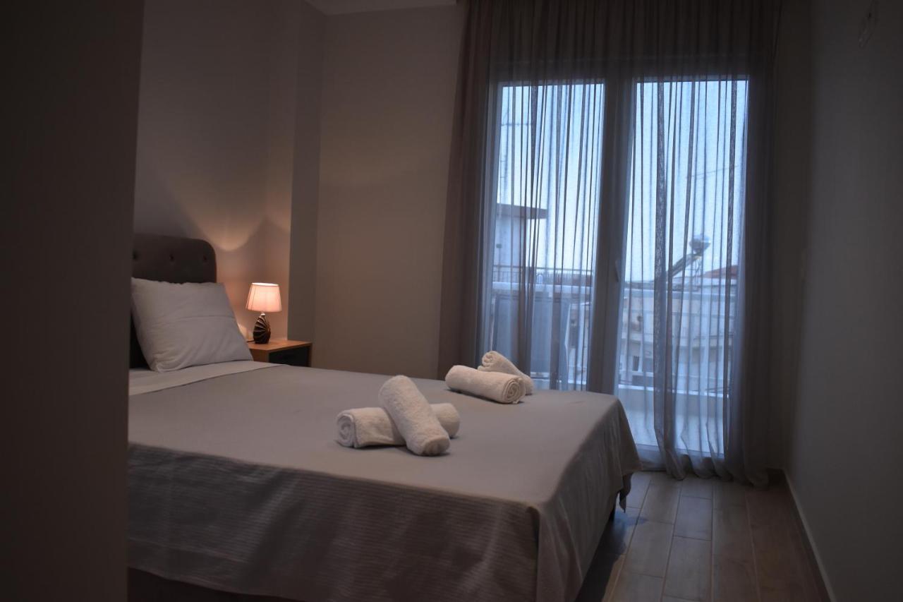 Sea View Luxury Apartment In Nea Kallikratia. Nea Kallikrateia Bagian luar foto