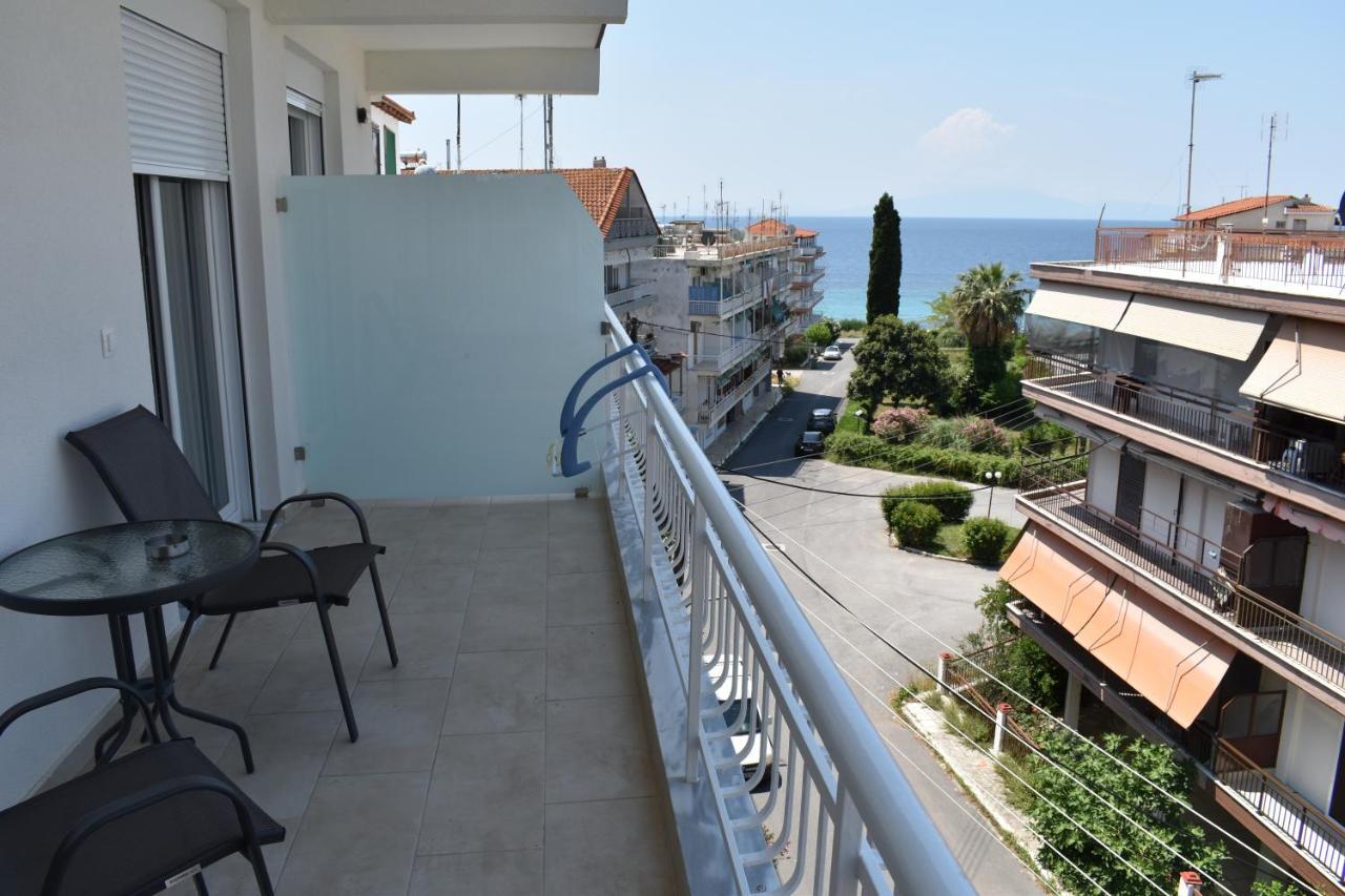 Sea View Luxury Apartment In Nea Kallikratia. Nea Kallikrateia Bagian luar foto
