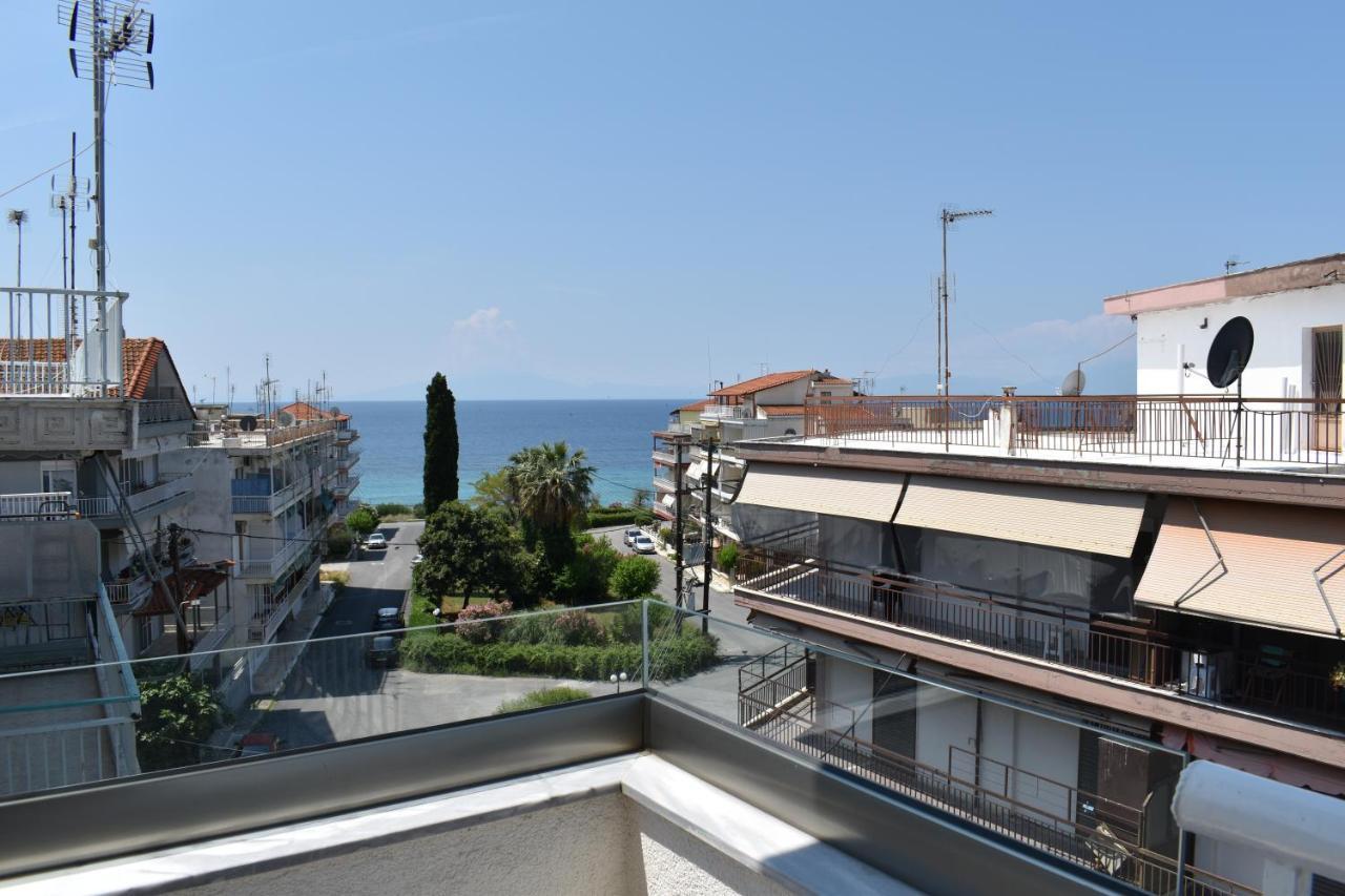 Sea View Luxury Apartment In Nea Kallikratia. Nea Kallikrateia Bagian luar foto