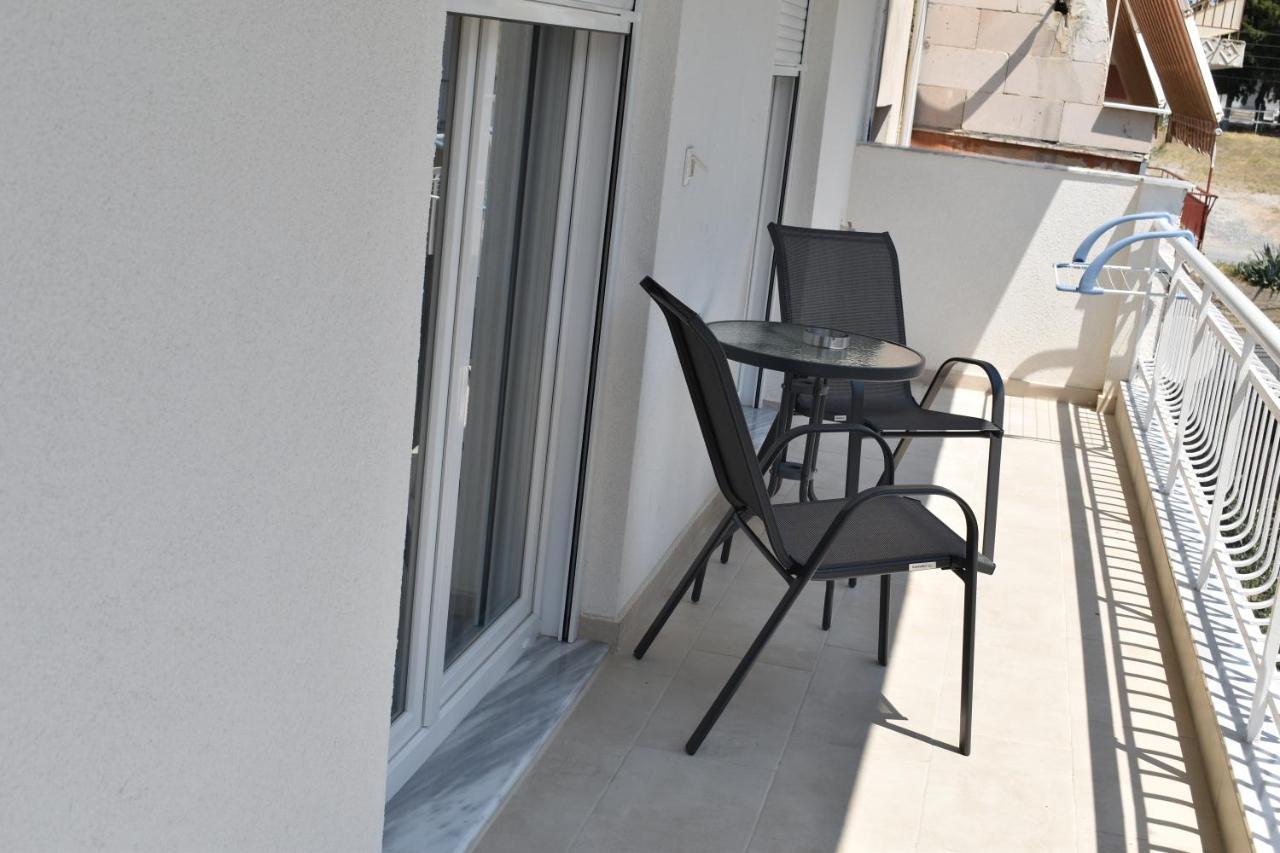 Sea View Luxury Apartment In Nea Kallikratia. Nea Kallikrateia Bagian luar foto
