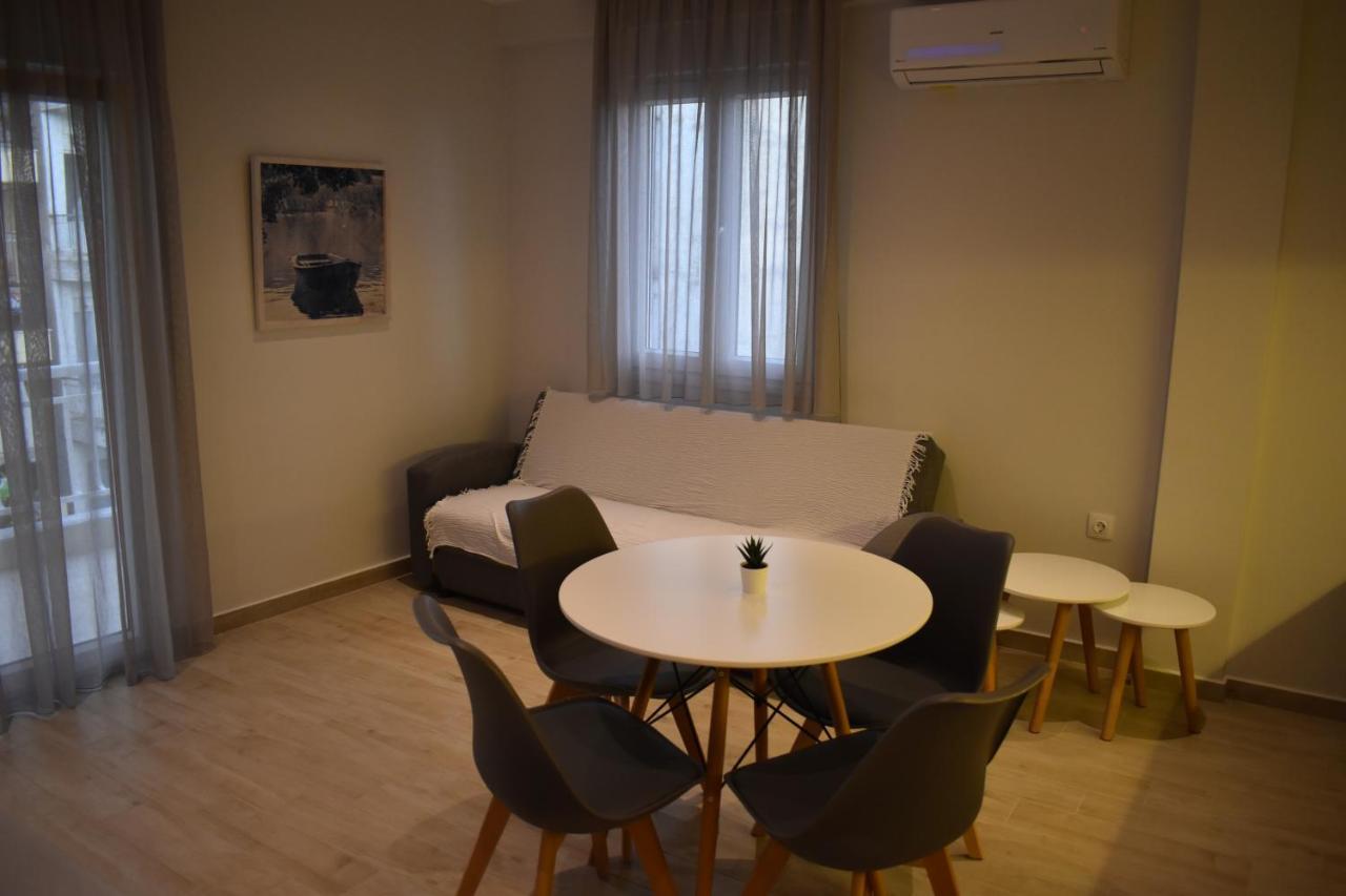 Sea View Luxury Apartment In Nea Kallikratia. Nea Kallikrateia Bagian luar foto