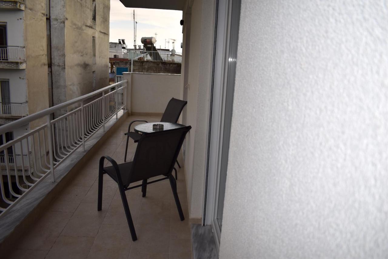Sea View Luxury Apartment In Nea Kallikratia. Nea Kallikrateia Bagian luar foto